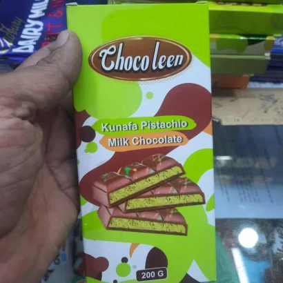 Chocoleen kunafa pistachio milk chocolate 200gm