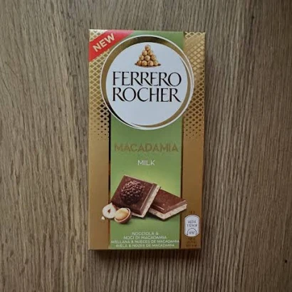 Ferrero Roacher Macadamia Milk Chocolate Bar 90g